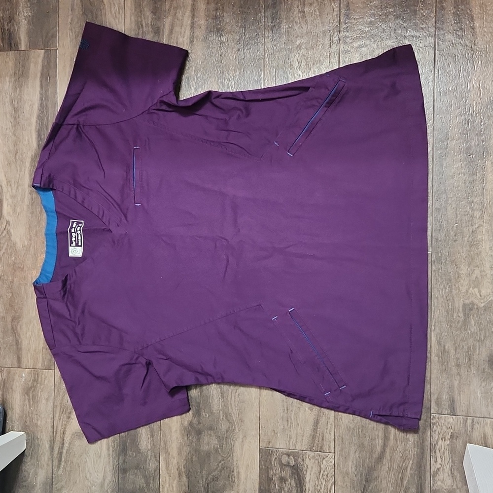Bring it on scrub top sz lg